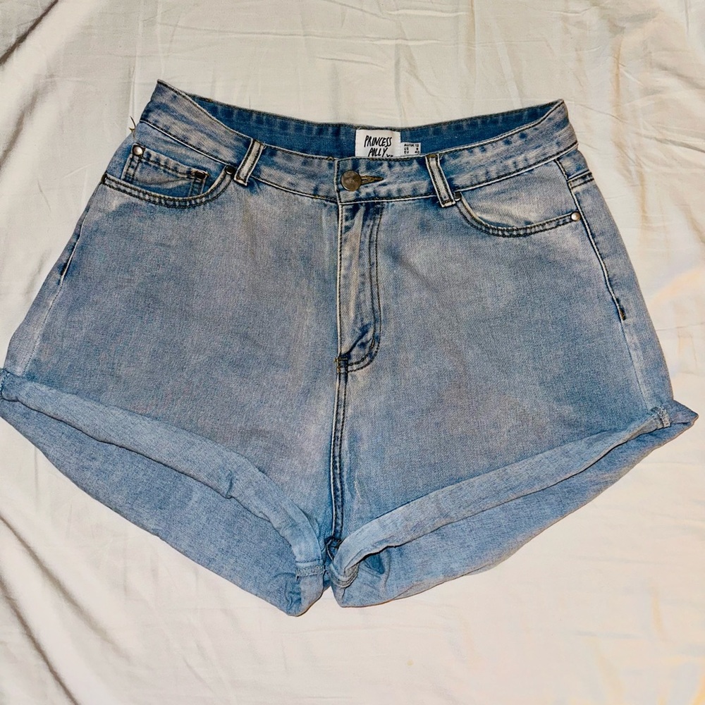 Princess Polly oversized jean shorts! Size 8 (fits like a size 10)